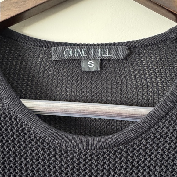 OHNE TITEL COLORBLOCK 3/4 SLEEVE SCOOP NECK SWEATER BLACK AND WHITE SIZE SMALL - Picture 3 of 7